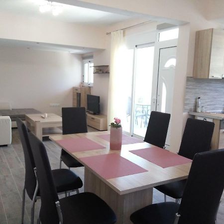 Helios & Elia Family Apartment Liapades Eksteriør billede